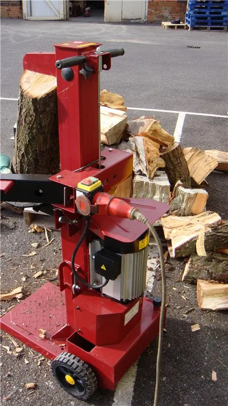 10 Tonnen 9,0 PS vertikale industrielle Holzschneidemaschine Benzin Holzspalter / Spalter (VLS