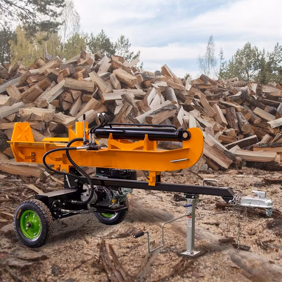 Brennholzprozessor mit Benzin- und Dieselmotor, Holzspalter mit Holzlift und Förderband